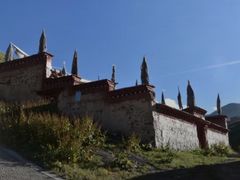 -比如骷髅墙景区