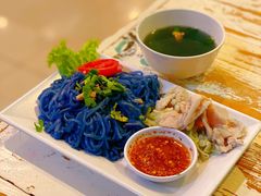 猪肉拌面-蝶豆花蓝面条