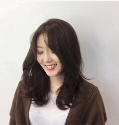 -十六番发型师事务所