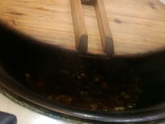 -三江鱼东北特色铁锅炖(骆驼店)