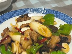 葱爆羊肉-百味地锅鸡(财校分店)