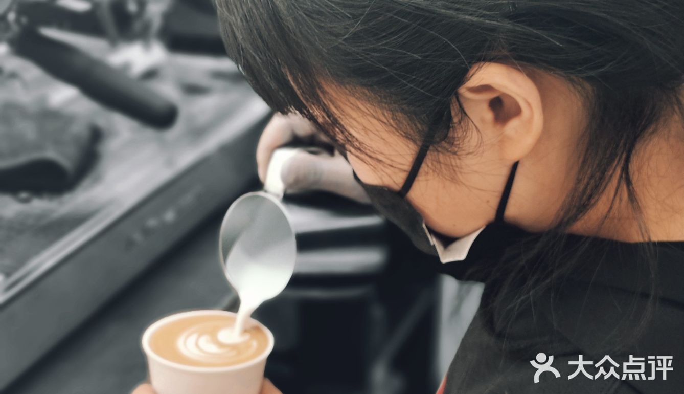 今日6杯☕| 升咖啡独立🌻，全场买一送一啦！