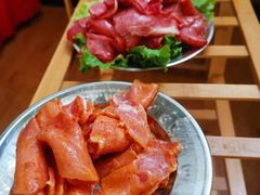藏香猪-宏宏无烟石板烧烤