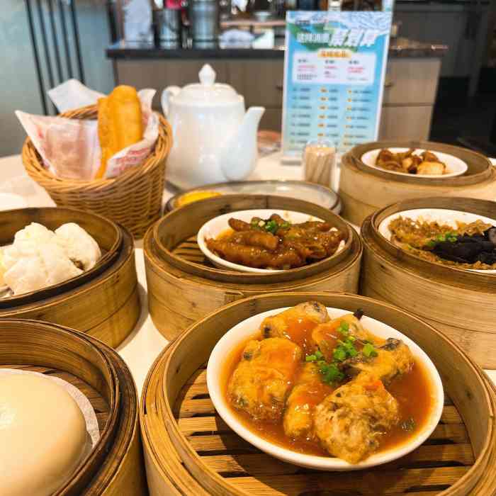 万龙洲海鲜大酒楼(安定门店)-"[薄荷]环境:疫情期间桌子的密度降低了