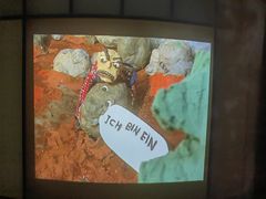 -Nathalie Djurberg与Hans Berg“牛皮纸包裹的月亮”-Prada荣宅当季展览