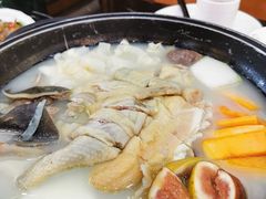水鱼鸡煲-新榕记滨江壹號