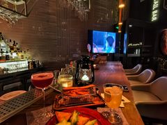 -FOUR PLAY BAR