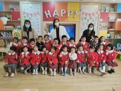 -上海青草地幼儿园