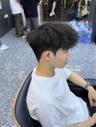 -藤野造型专业烫染接发