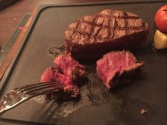 -恰餐厅及酒吧 CHAR Bar & Grill (北京丽都皇冠假日店)
