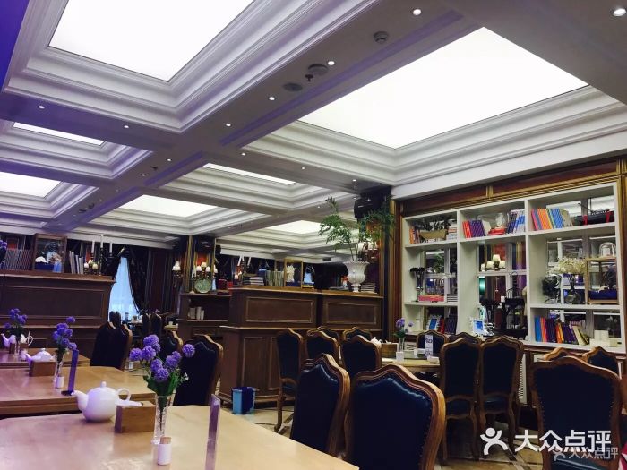 品海楼·大连海胆锅贴馆(东港店)大堂图片