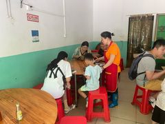 大堂-灵山卢梅燕粉店