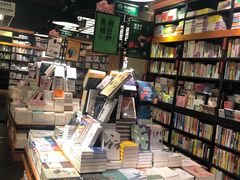 -西西弗书店&矢量咖啡(壹方购物中心店)