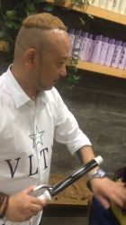 -阿兵荣辉美容理发有限公司