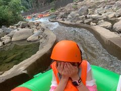 -安吉龙王山峡谷漂流