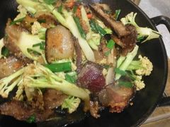 有机花菜炒老腊肉-灶东家民间菜(回兴店)
