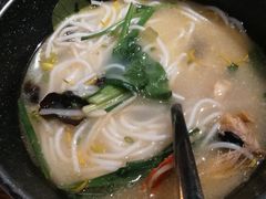 -云海肴·汽锅鸡·云南菜(天山百盛优客店)