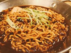 炸酱拉面-富乐满韩国正宗炸鸡韩国料理(虹泉路店)