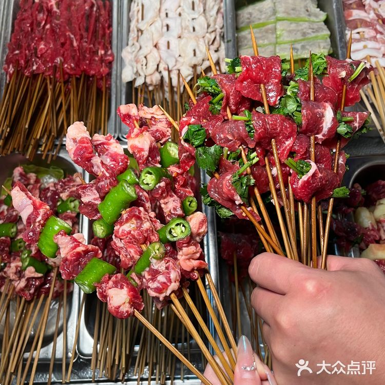 在普宁。。一定要去吃这家烧烤店。。巨好吃。。