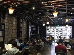 -钟书阁(松江泰晤士小镇店)