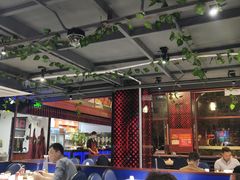 大堂-味之绝美蛙鱼头火锅(花都店)