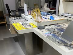 -视野联行眼镜•蔡司•依视路(温江店)