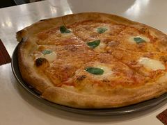 玛格丽特披萨-WOLFGANG PUCK KITCHEN & BAR(迪士尼小镇店)