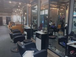 -FRIDAY星期五专业美发沙龙