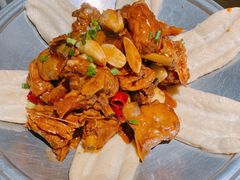 地锅本仔鸡-小菜园新徽菜(芜湖万达店)