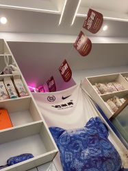 -V8潮牌·接发烫染连锁