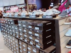 -SKECHERS 斯凯奇(上海国际时尚中心店)
