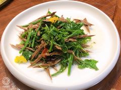 黑腐竹拌丝瓜尖-天和晟新京菜.水煮鱼.湘土菜(国展店)