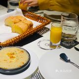 里面挺大的，座位也很舒服