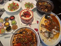 -江上荟·创意中国菜(绿地缤纷城店)