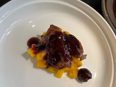 樱桃芒果煎鹅肝-庐灶江南·江南菜·四合院Bistro(东直门雍和宫·原华侨宾馆店)