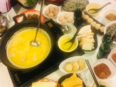 -鲜入围煮花胶鸡海鲜火锅