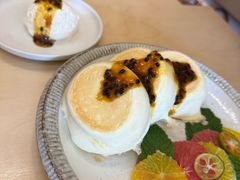 多汁橘类百香果奶油舒芙蕾松饼-oh! by FINE cafe&canteen