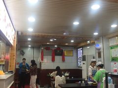 大堂-郑家包子牛肉拉面(尚勤路店)