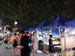 -吴山路夜市