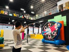 -嘿哟动霸CHUA·新潮玩运动娱乐中心·蹦床滑冰团建乐园