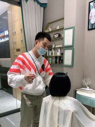 -首脑美发沙龙