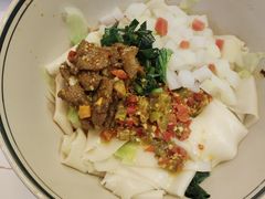 -阿瓦山寨·湘菜现炒·剁椒鱼头王(咸阳总店)