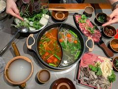 -苗阿哥酸汤牛肉火锅(体育场店)