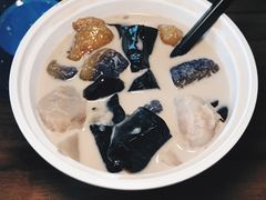 -广信牛奶甜品世家(台东店)