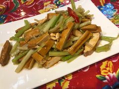 芹菜炒香干-姚记东北菜(金山店)