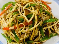 青椒茭白干丝炒肉丝-洪福饭店·十八年老店
