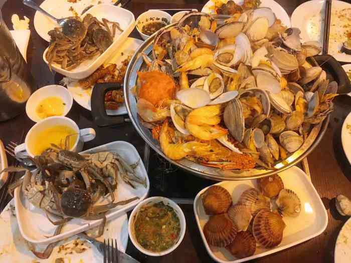 圣鲸大海的故事(赛得广场店)-"很好的一个自助餐 海鲜 啥的有很多.