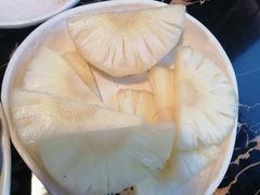 午餐带的菠萝切片-火枪手串吧·鹤岗小串涮肚(亦庄店)