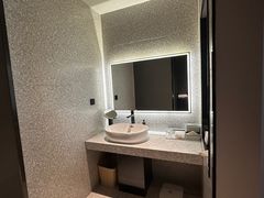 -上海虹桥中心爱琴海亚朵S酒店