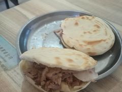 -老潼关港口肉夹馍(秦东店)